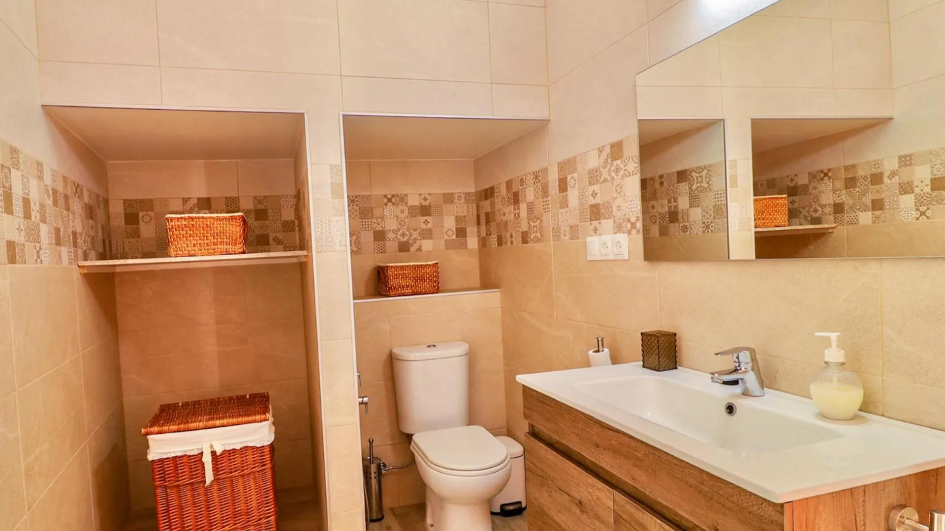 Сasa de vacaciones Villa SEÑORÍO de MARÍN piscina climatizada exterior Arriate